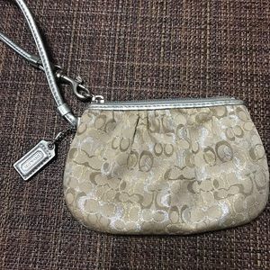 Coach Wristlet ❤️